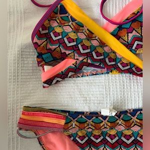 Bikini top and bottom set